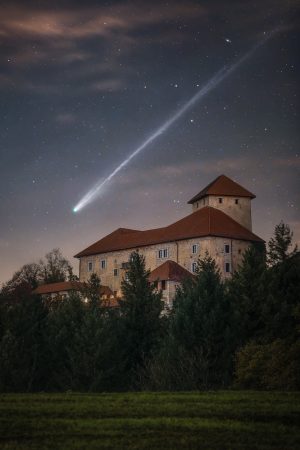 Comets dance above Old Castle